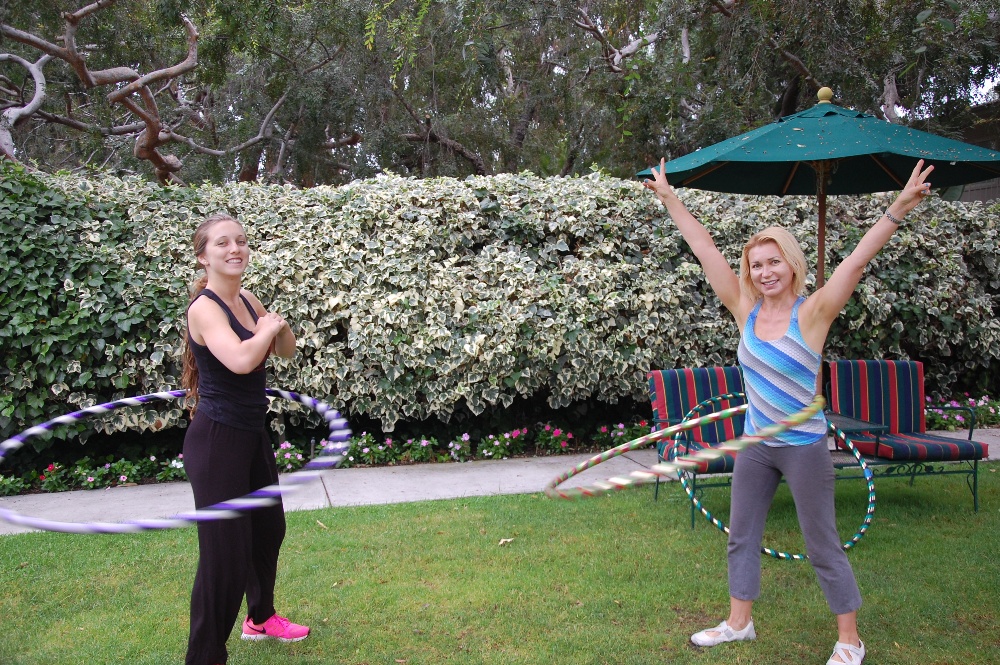 Guests participate in fun exercises during their detox retreat.